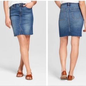 Universal Thread Women's Raw Hem Denim Skirt 6/28